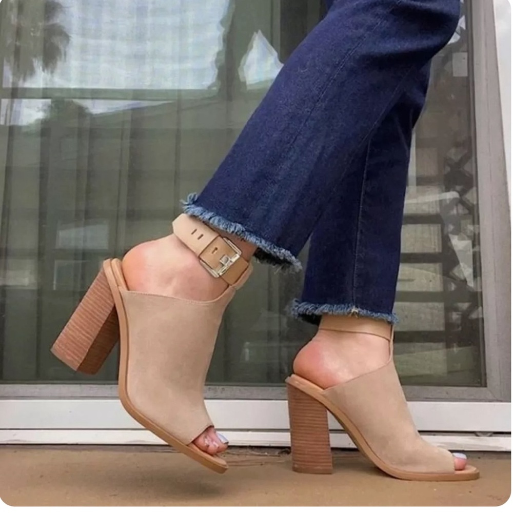 Marc Fisher Vashi - light natural suede